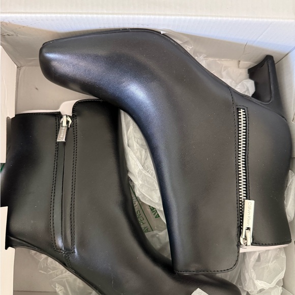 NIB Calvin Klein Black Ankle Booties with Silver Zipper - Picture 1 of 8